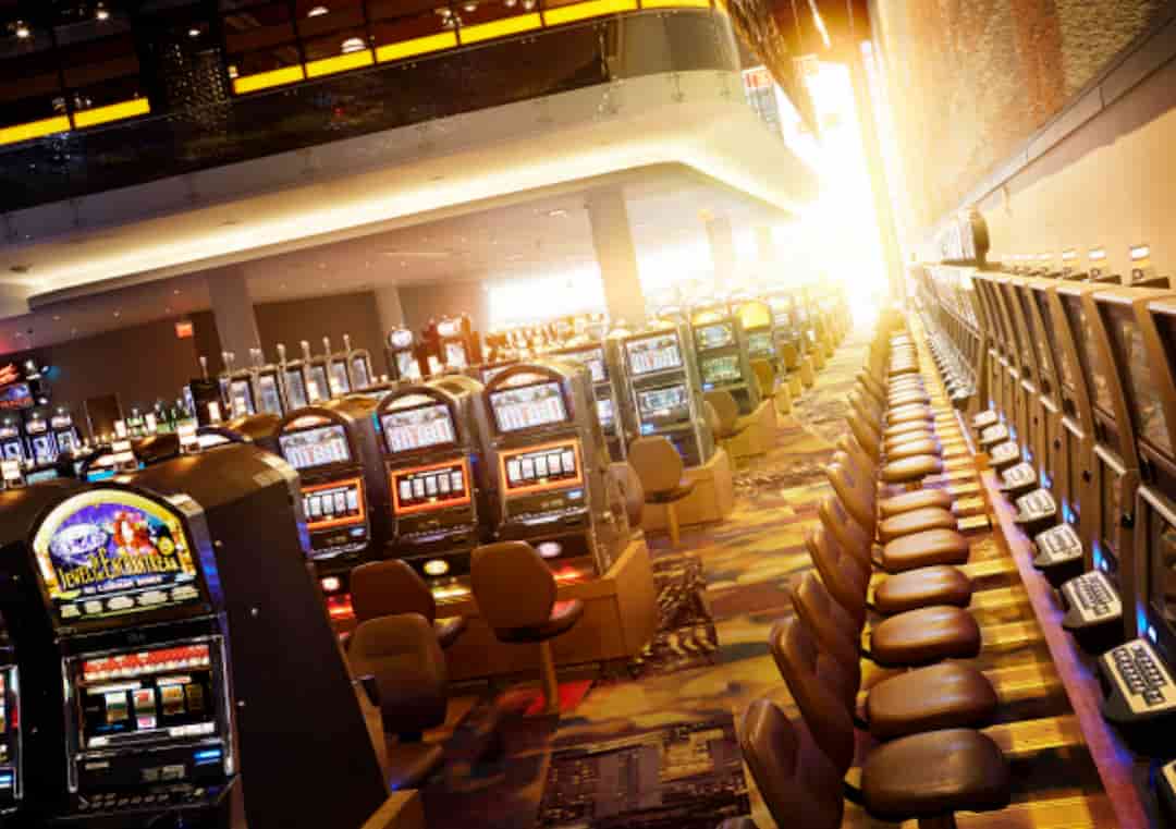 Khách hàng bị thu hút bởi trung tâm sòng bạc ở Empire Casino