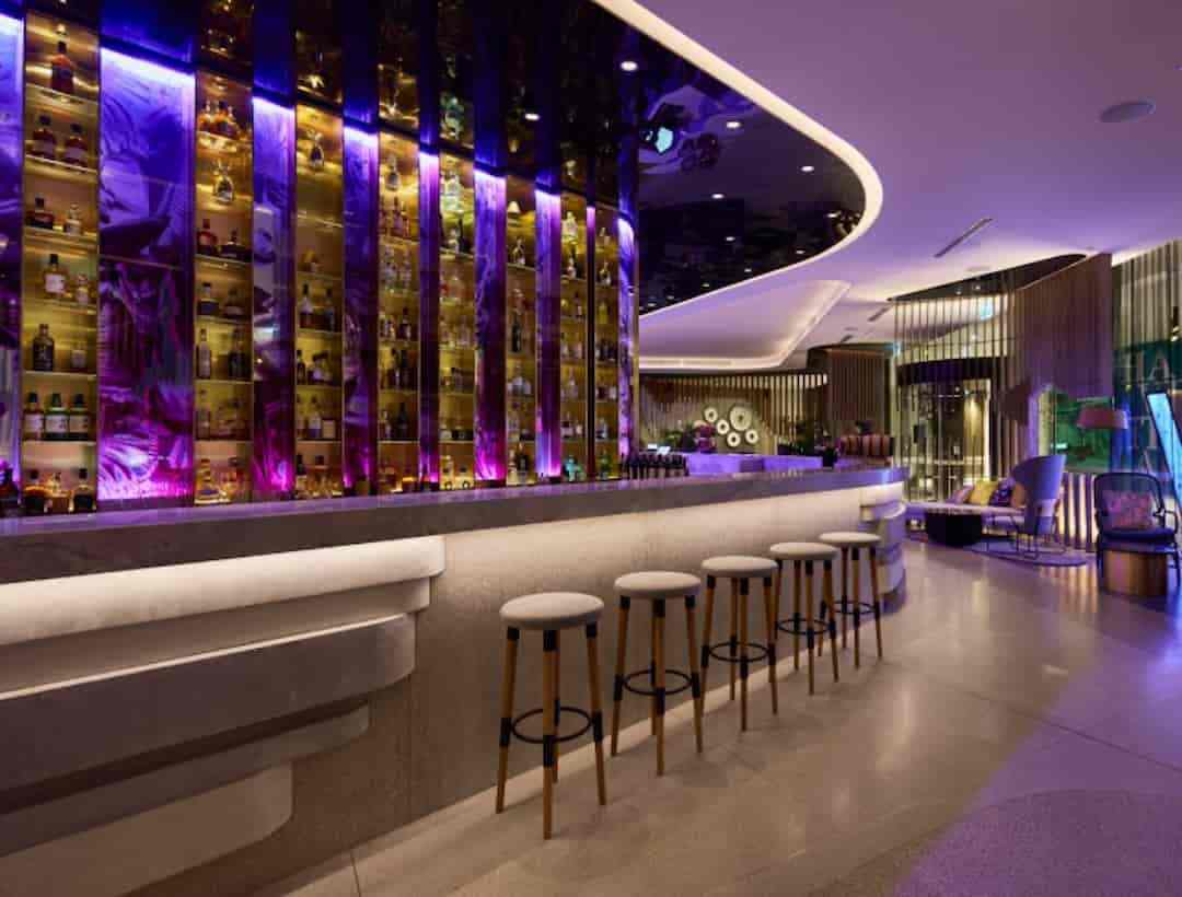 Comfort Slot Club với quầy bar đáng để bạn tận hưởng